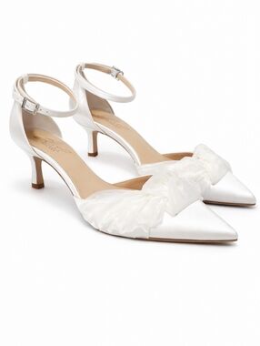 Jewel Badgley Mischka Favor Ivory Satin Bow Heels Bridal Ankle Strap Size 5
